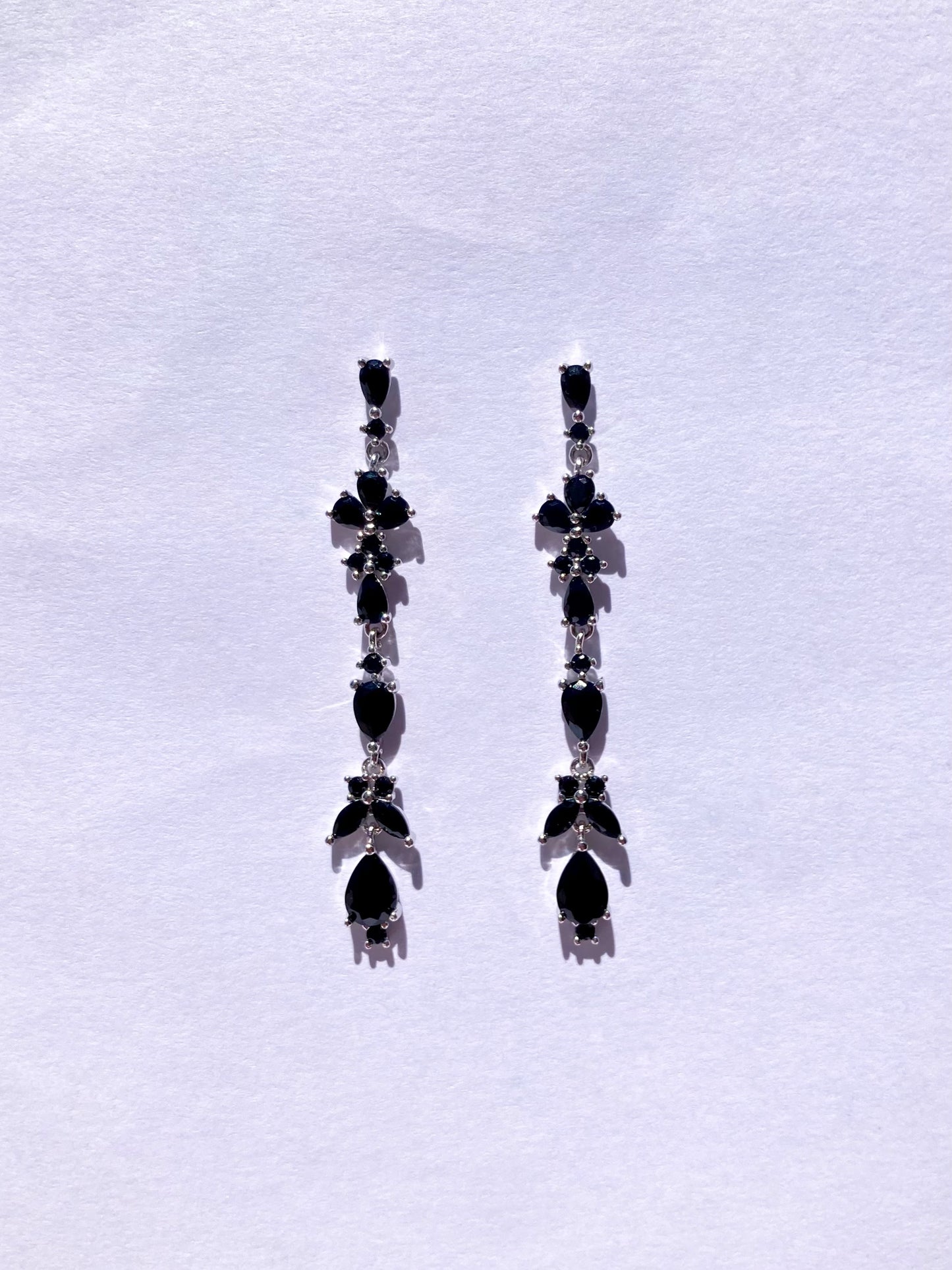 Aretes Flor Colgante Piedra Negra